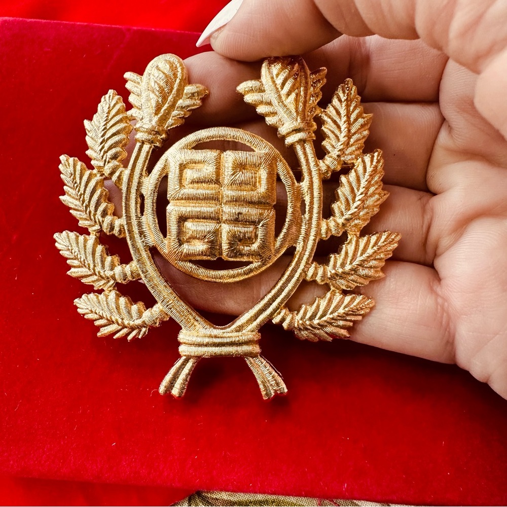 GIVENCHY Logo matte gold tone, brooch, vintage designer pin